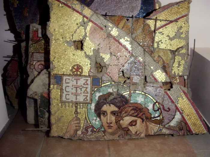 Неиспользованные фрагменты мозаик хранятся в музее, устроенном в 2006 году в подвале Покровского храма. Фото протодиакона Андрея Горбунова